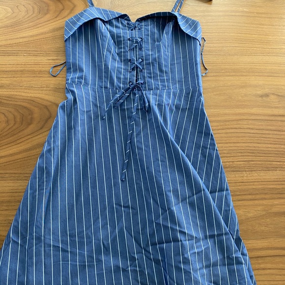 Cute sailers dress - Picture 5 of 7